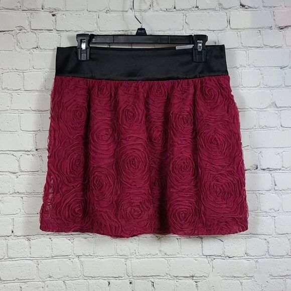 Maurices NWT Burgundy Tulle Rosette 3D Mesh Skirt Medium 8/10 Boho chic Hipster - Picture 5 of 10
